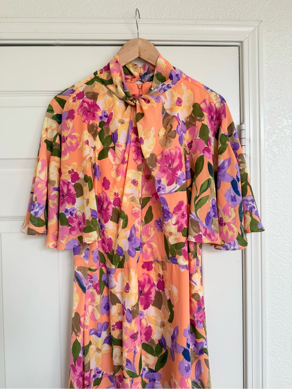 Maggy London Elegant Peach Floral Maxi Dress with Purple & Pink Blooms 16 - Picture 2 of 6